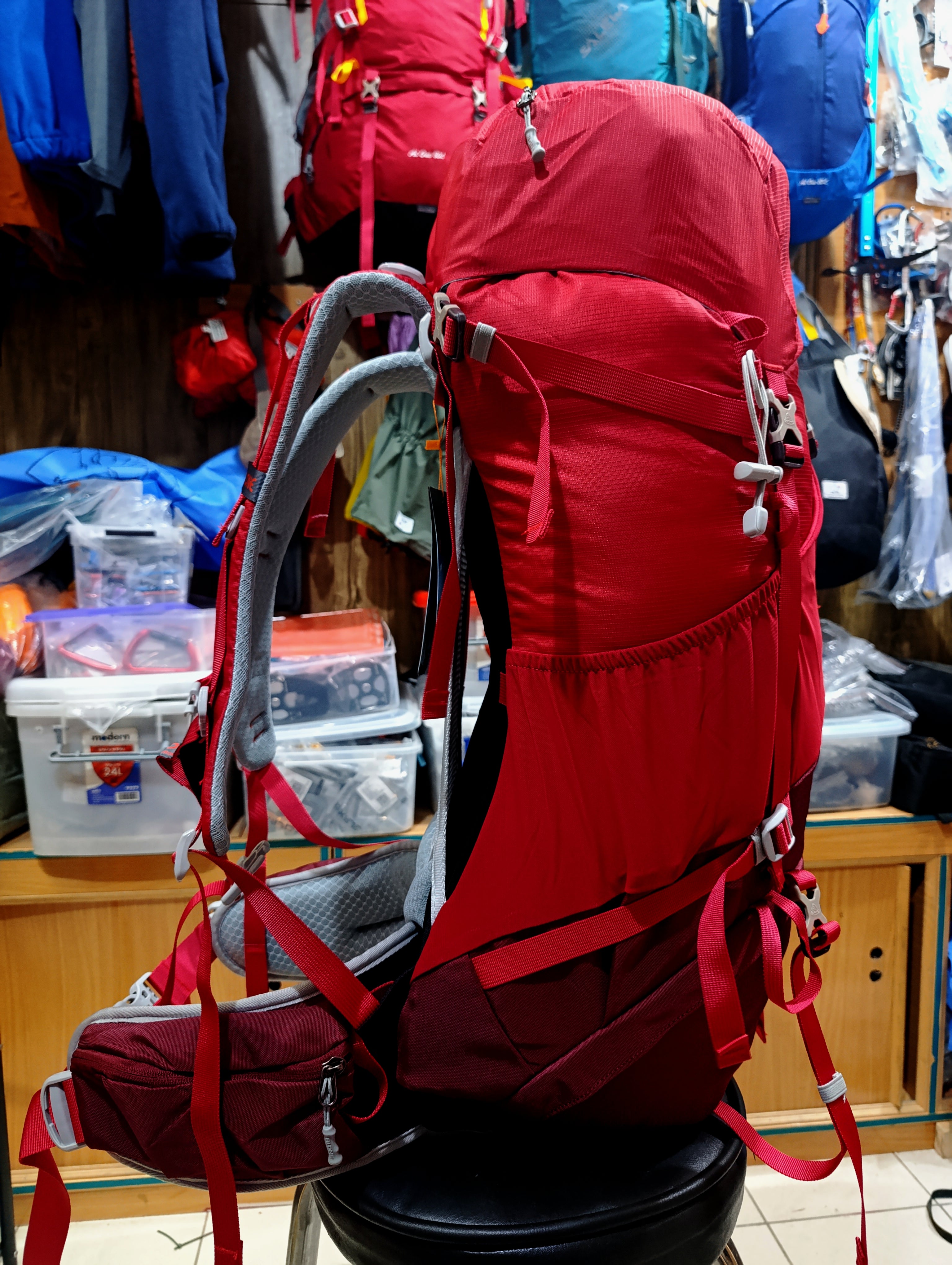 55L Hiking Backpack | Lightweight Waterproof Trekking Backpack – AI ONE